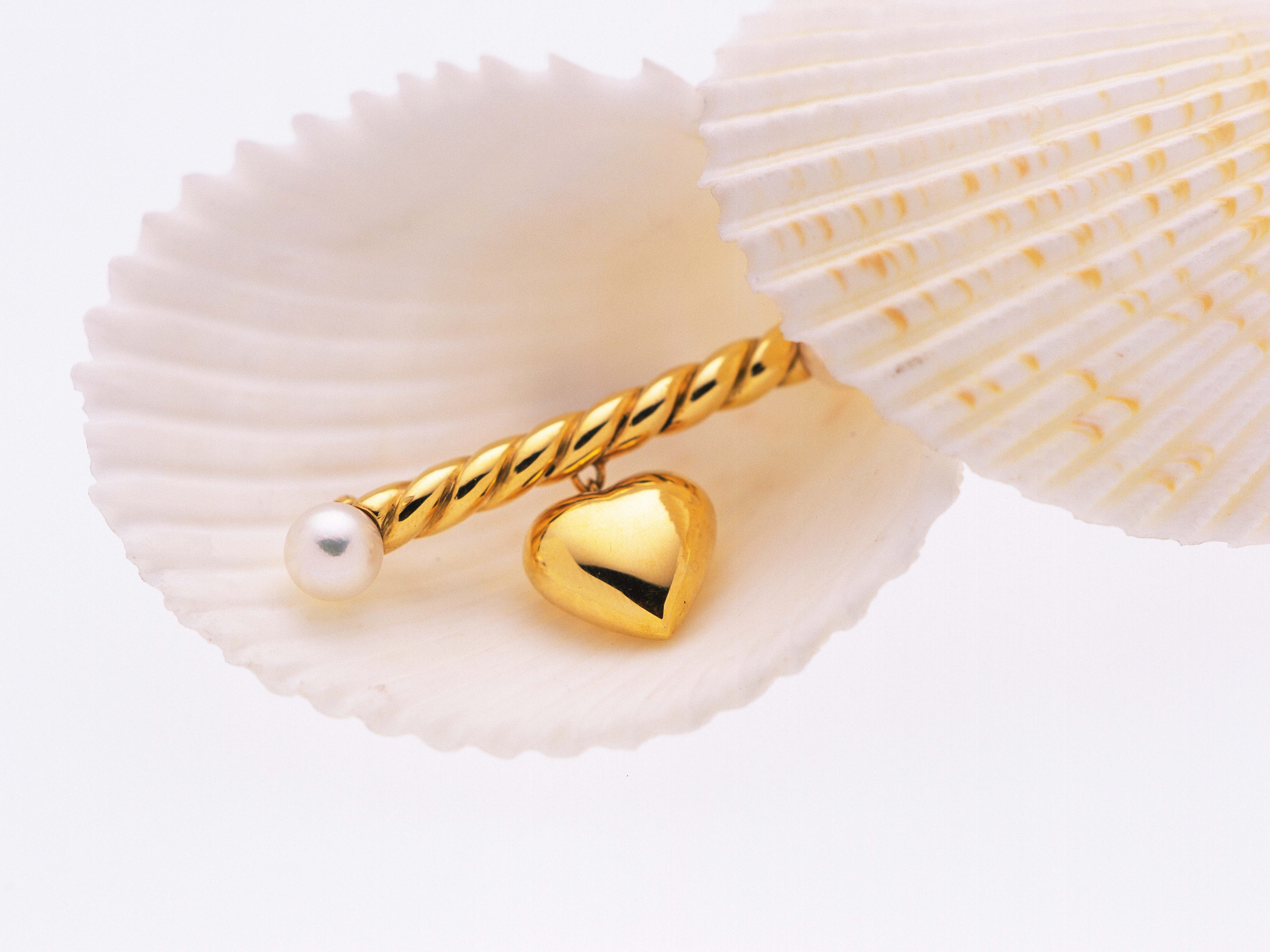 gold heart brooch with pearl
