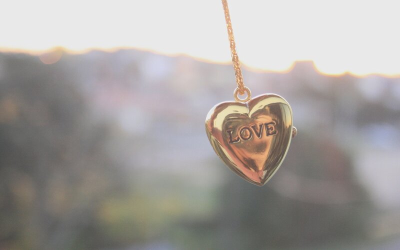 Gold Heart Pendant — Serene