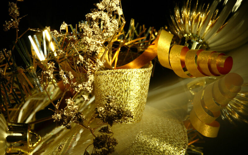 Gold Holiday Decorations — Festive, Photograph