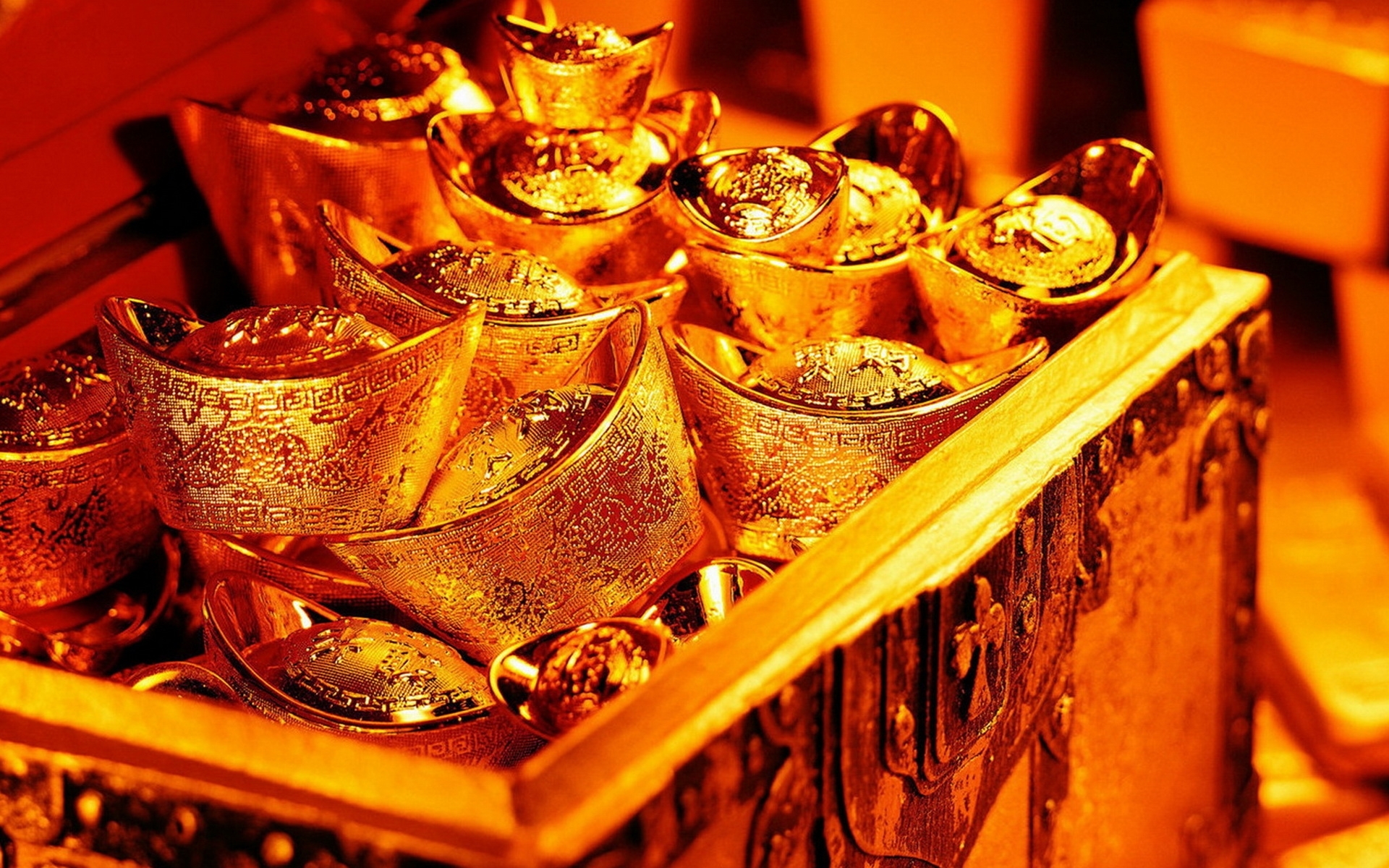 gold ingots in a chest