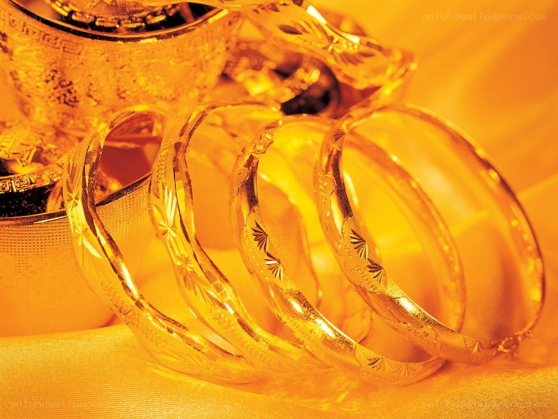 Gold jewelry collection