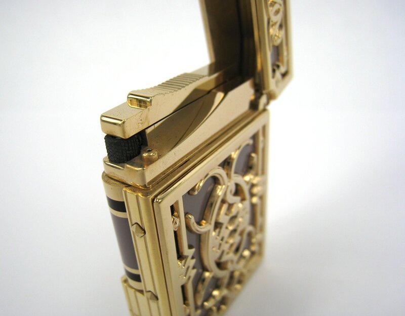 Gold Lighter with Engraving — Neutral