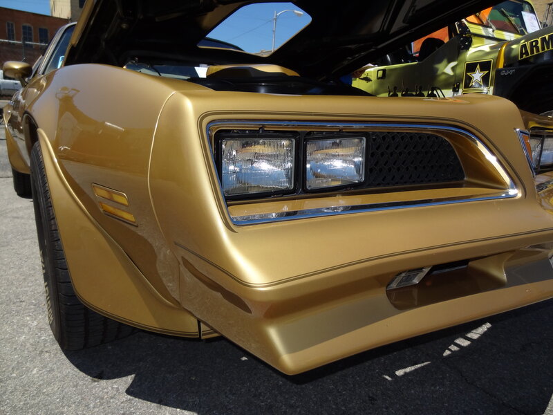 Gold Muscle Car — Bright, Sunny