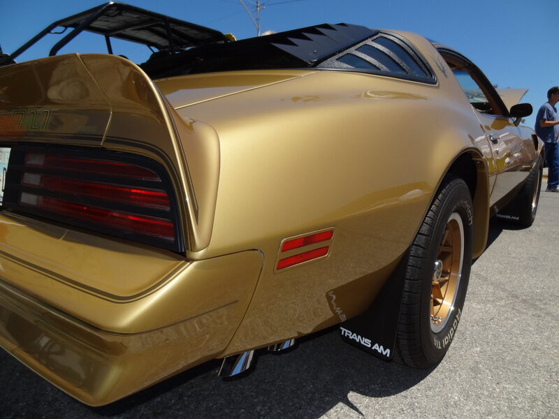 Gold Muscle Car — Bright