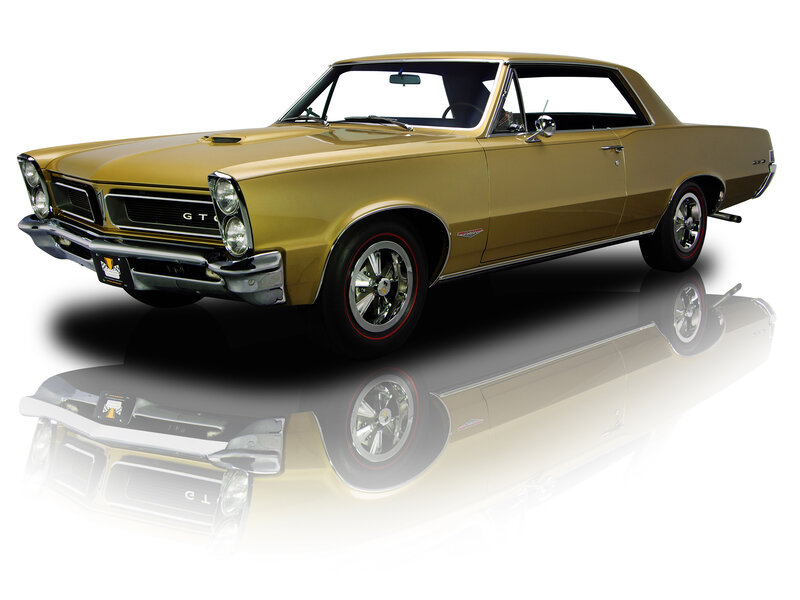 Gold Muscle Car — Showcase, Photograph