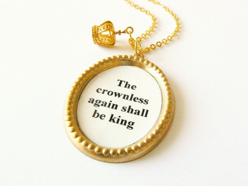 Gold Necklace with Pendant