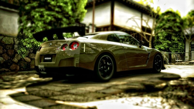 Gold Nissan Gt-r
