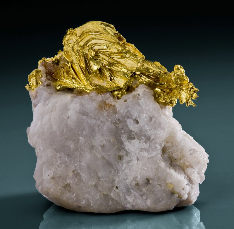 Gold on quartz specimen
