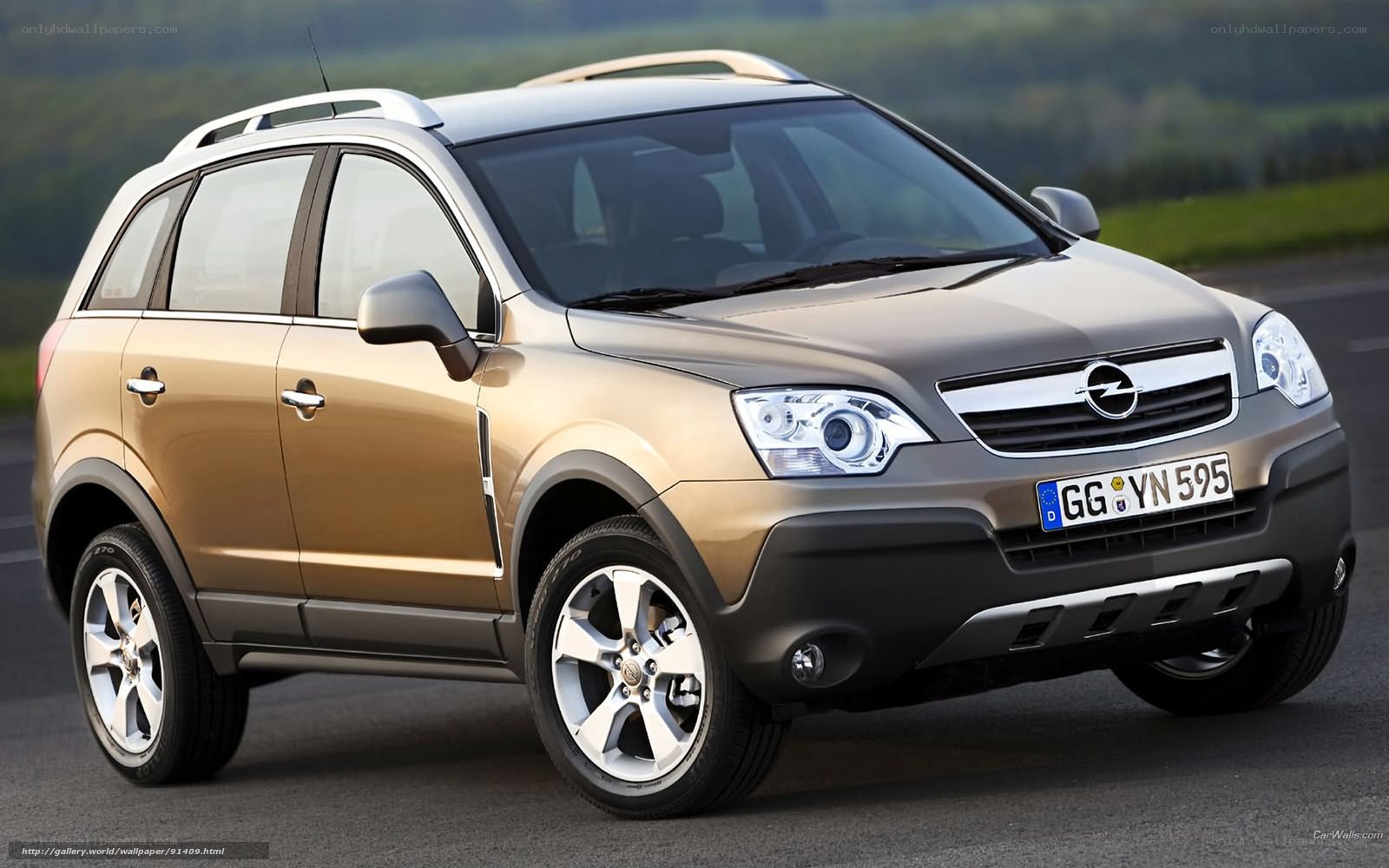 Gold Opel Antara SUV