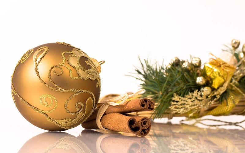 Gold Ornament with Cinnamon Sticks — Festive