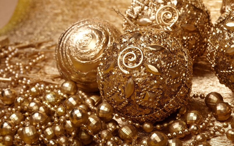 Gold Ornaments and Beads — Festive, Photograph
