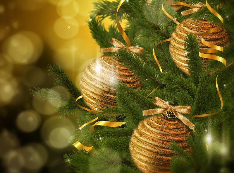 Gold Ornaments on Tree — Green, Festive