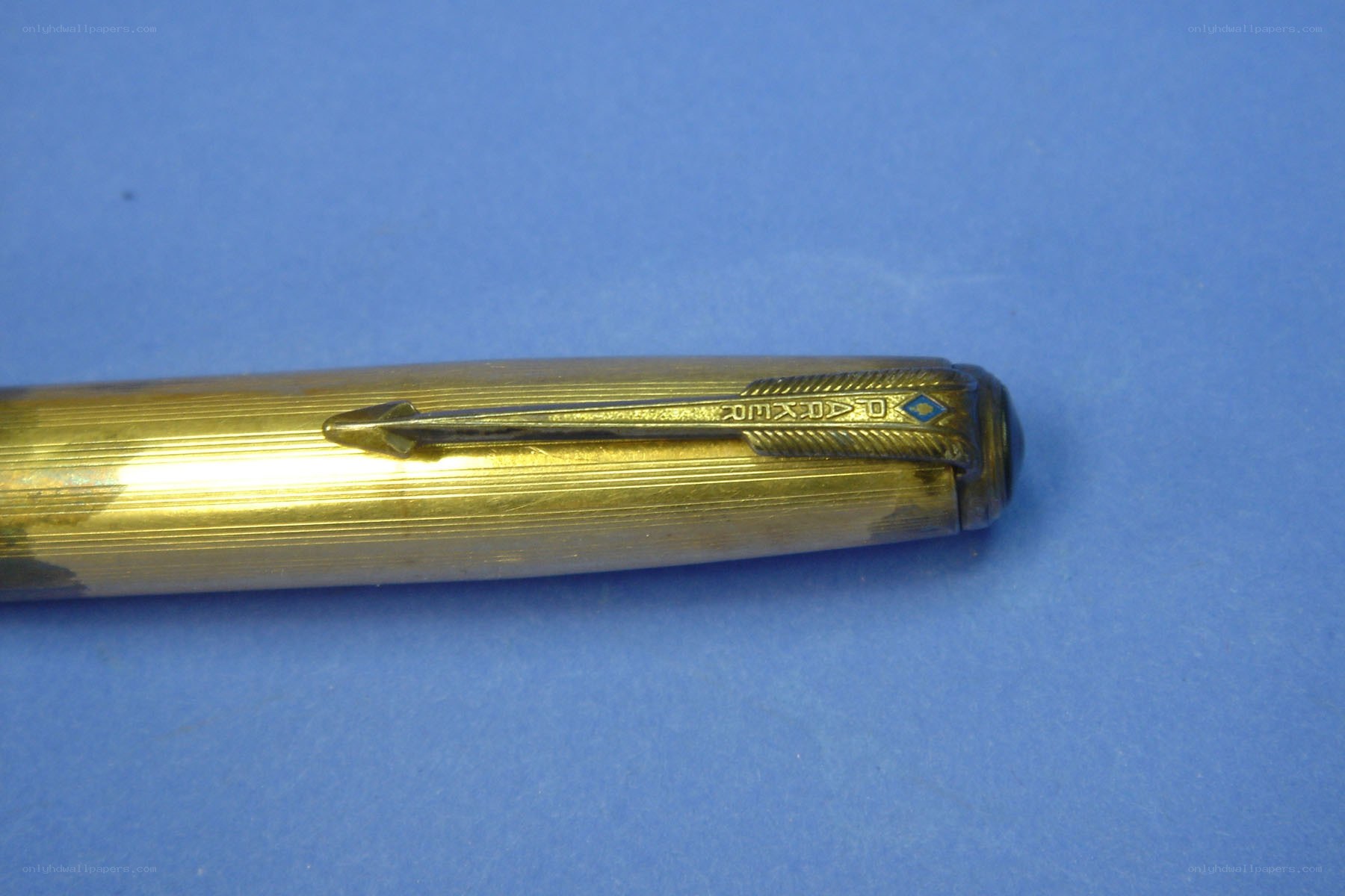 gold pen with engraved clip
