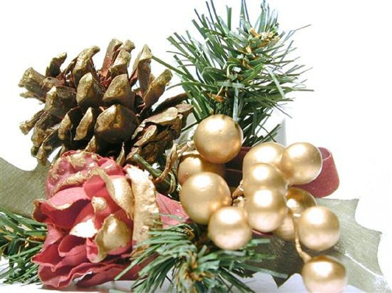 Gold Pinecone Arrangement