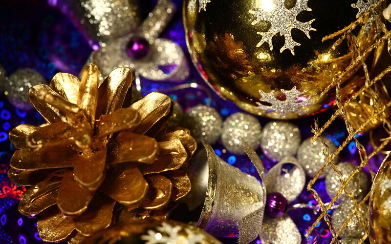 Gold Pinecone with Ornaments