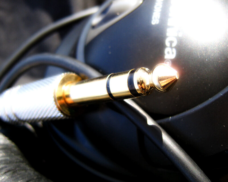 gold-plated audio jack