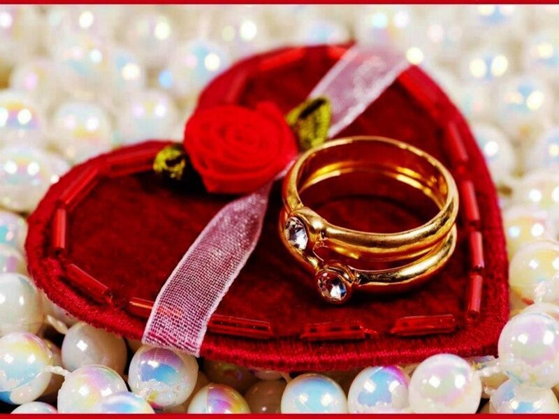 Gold Rings on Heart