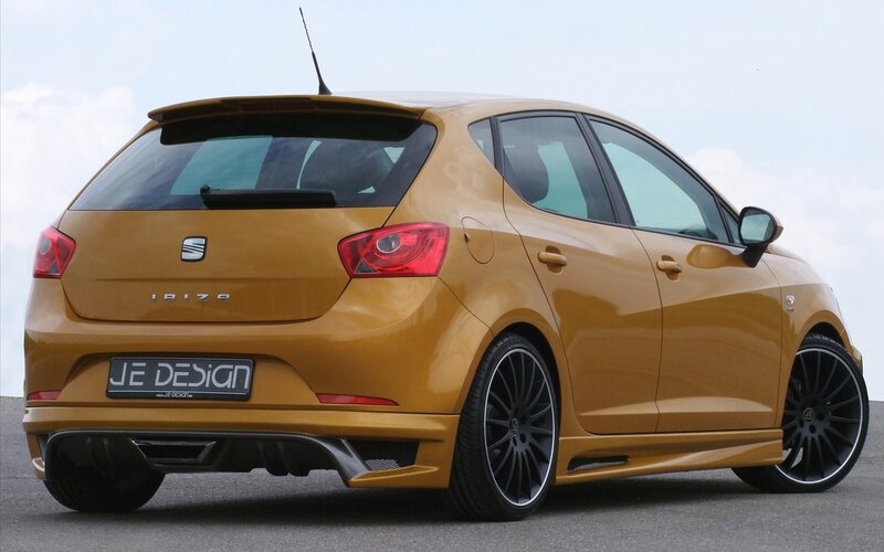 Gold SEAT Ibiza with JE Design body kit