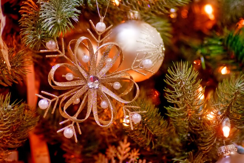 Gold Snowflake Ornament — Green
