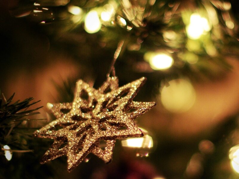 Gold Star Ornament — Warm, Night