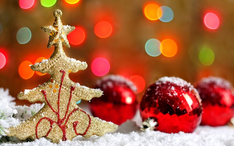 Gold Tree Ornament — Festive
