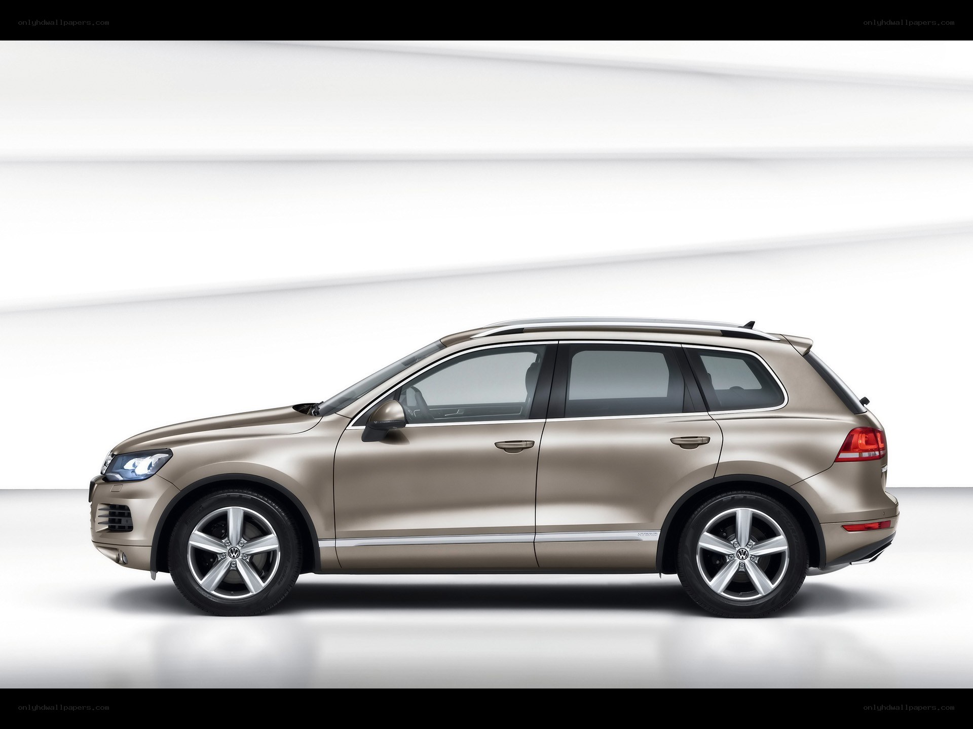 gold volkswagen suv