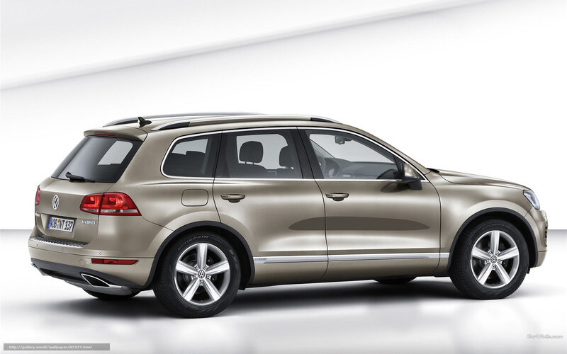 Gold Volkswagen Suv — Neutral