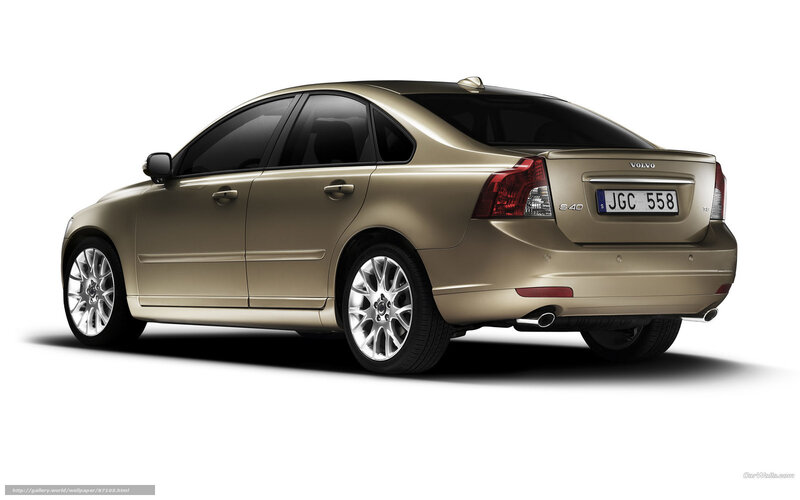 Gold Volvo S40 Sedan — Neutral