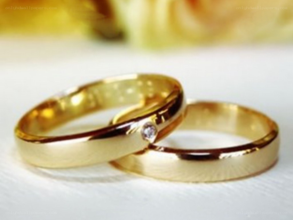 gold wedding rings with diamond
