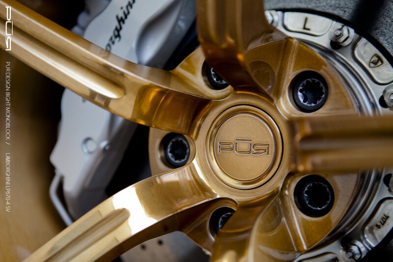 gold wheel of a lamborghini
