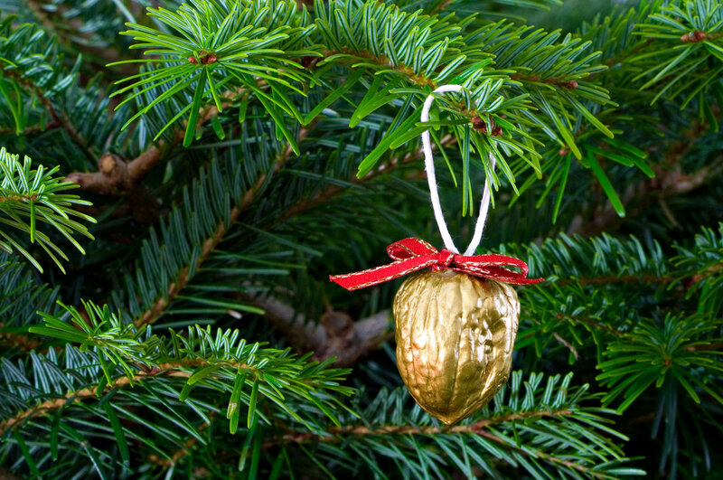 Gold-wrapped Walnut Ornament — Green