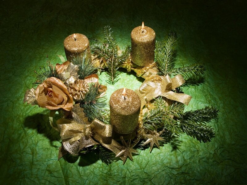 golden advent wreath