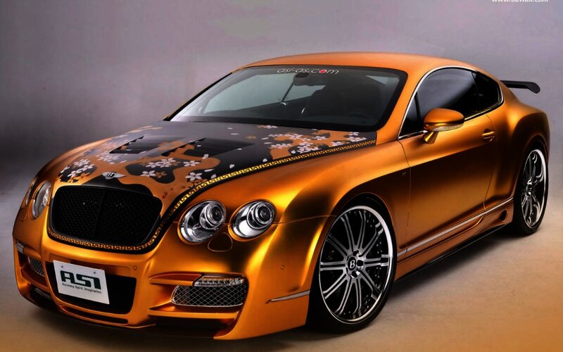 Golden Bentley Coupe — Gold, Dramatic