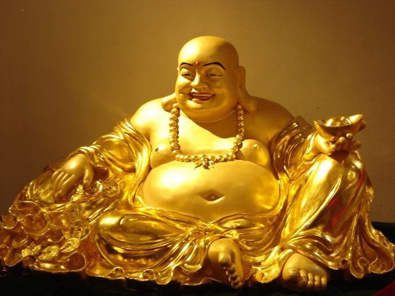 golden buddha statue