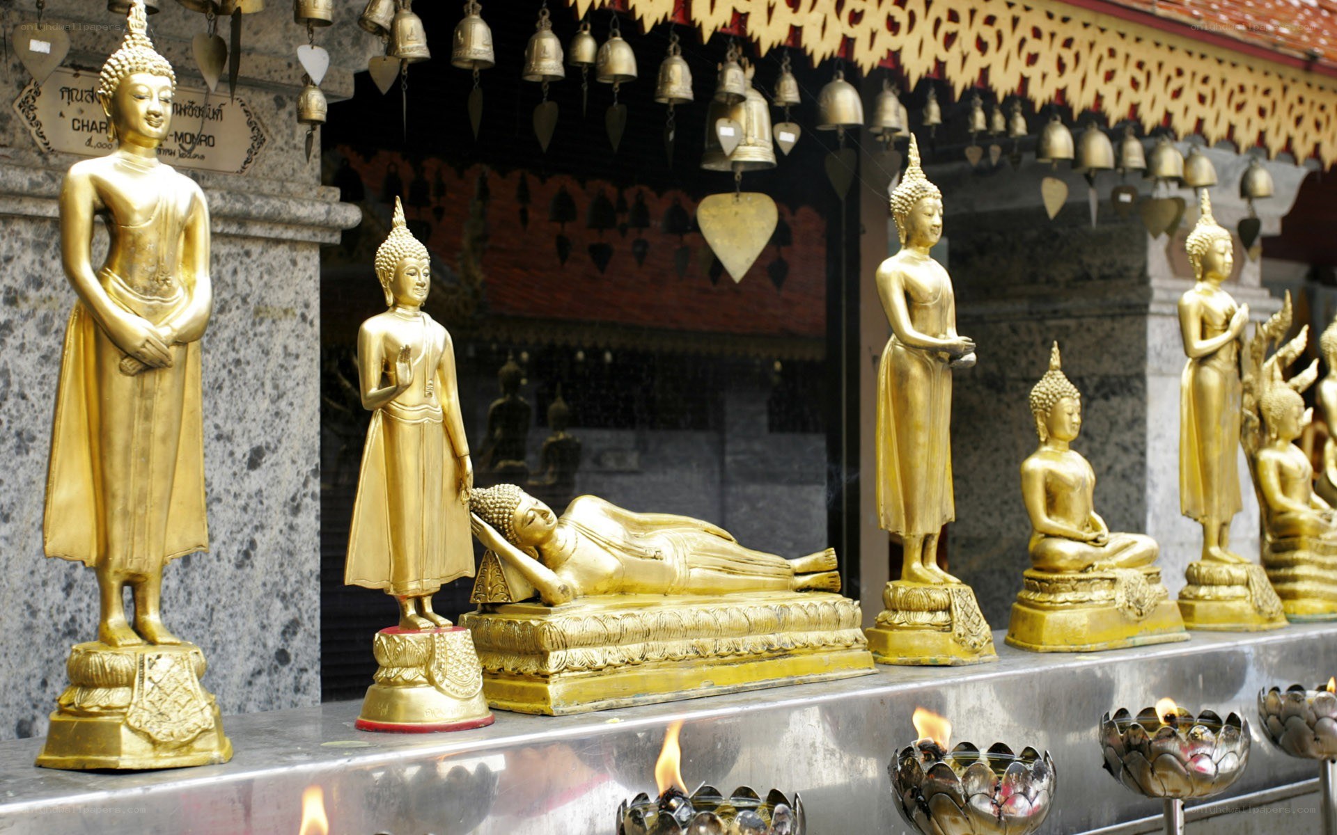 Golden Buddha statues at temple