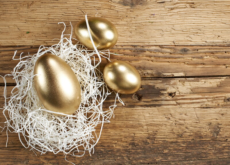 Golden Eggs in Nest — Gold, Calm