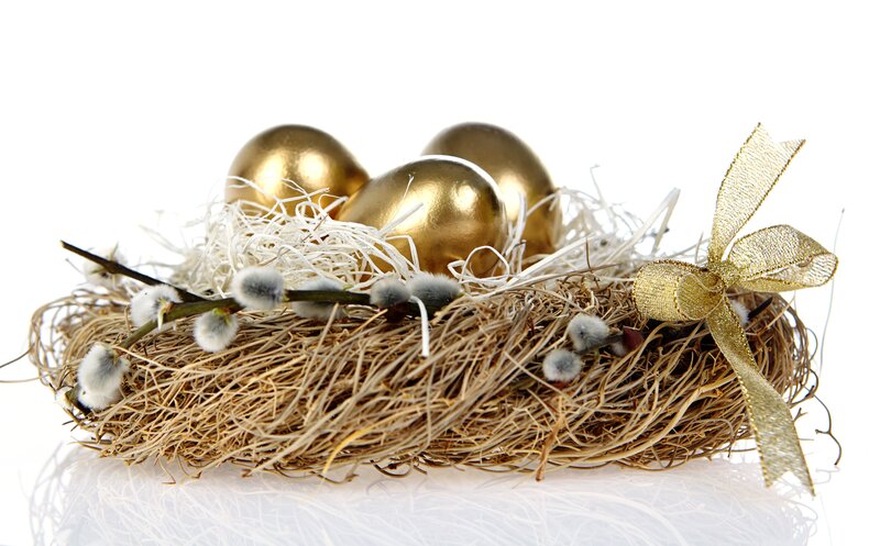 Golden Eggs in Nest — Gold, Festive
