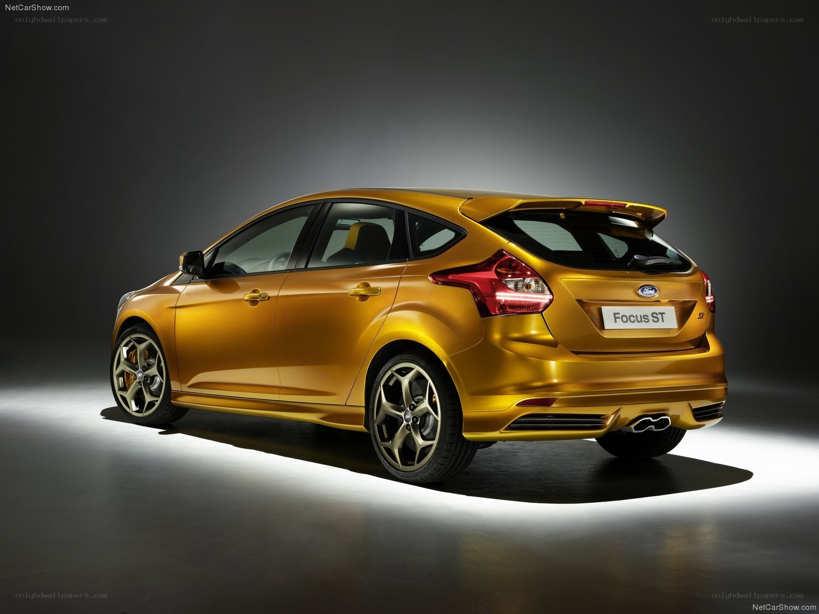 Golden Ford Focus ST