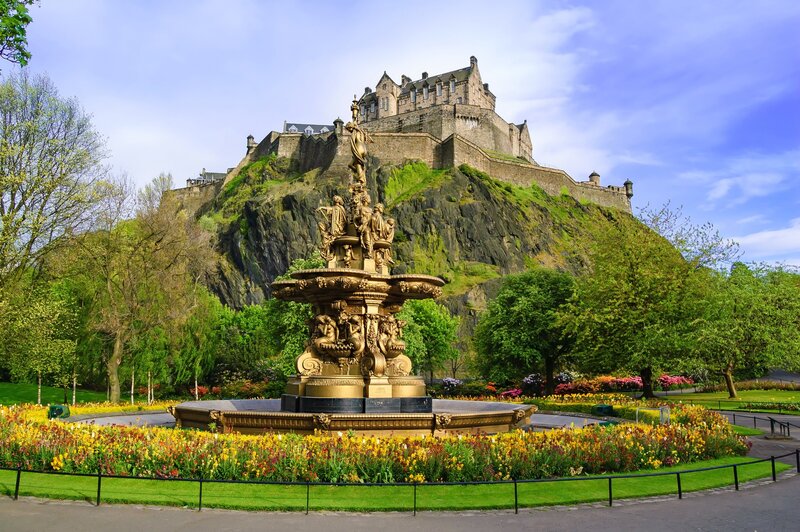Golden Fountain and Castle — Green
