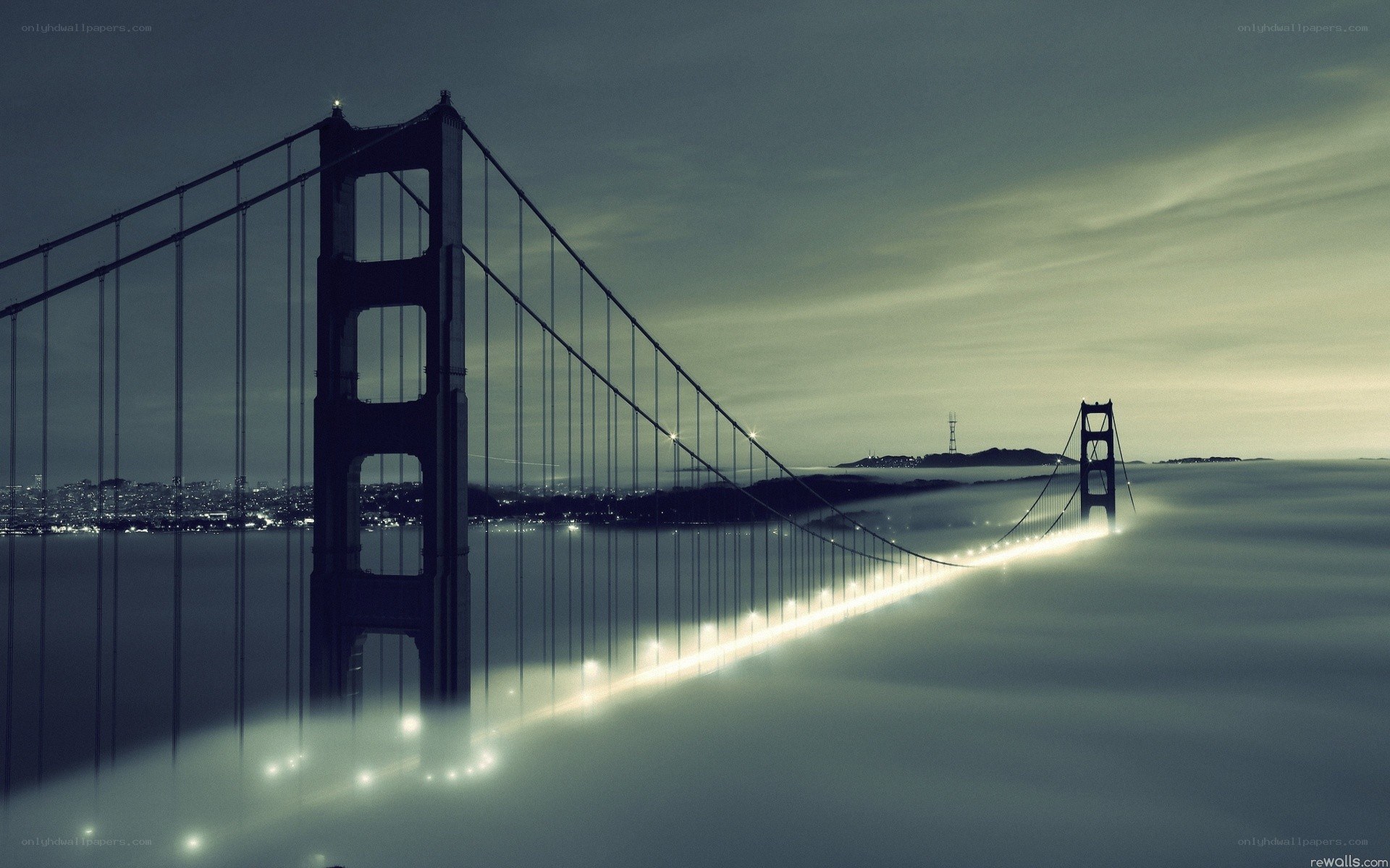Golden Gate Bridge at dawn