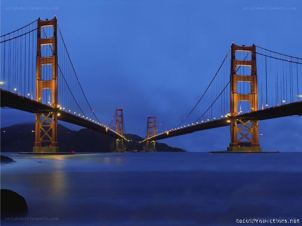 Golden Gate Bridge at dusk