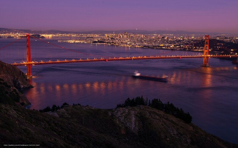 Golden Gate Bridge at dusk