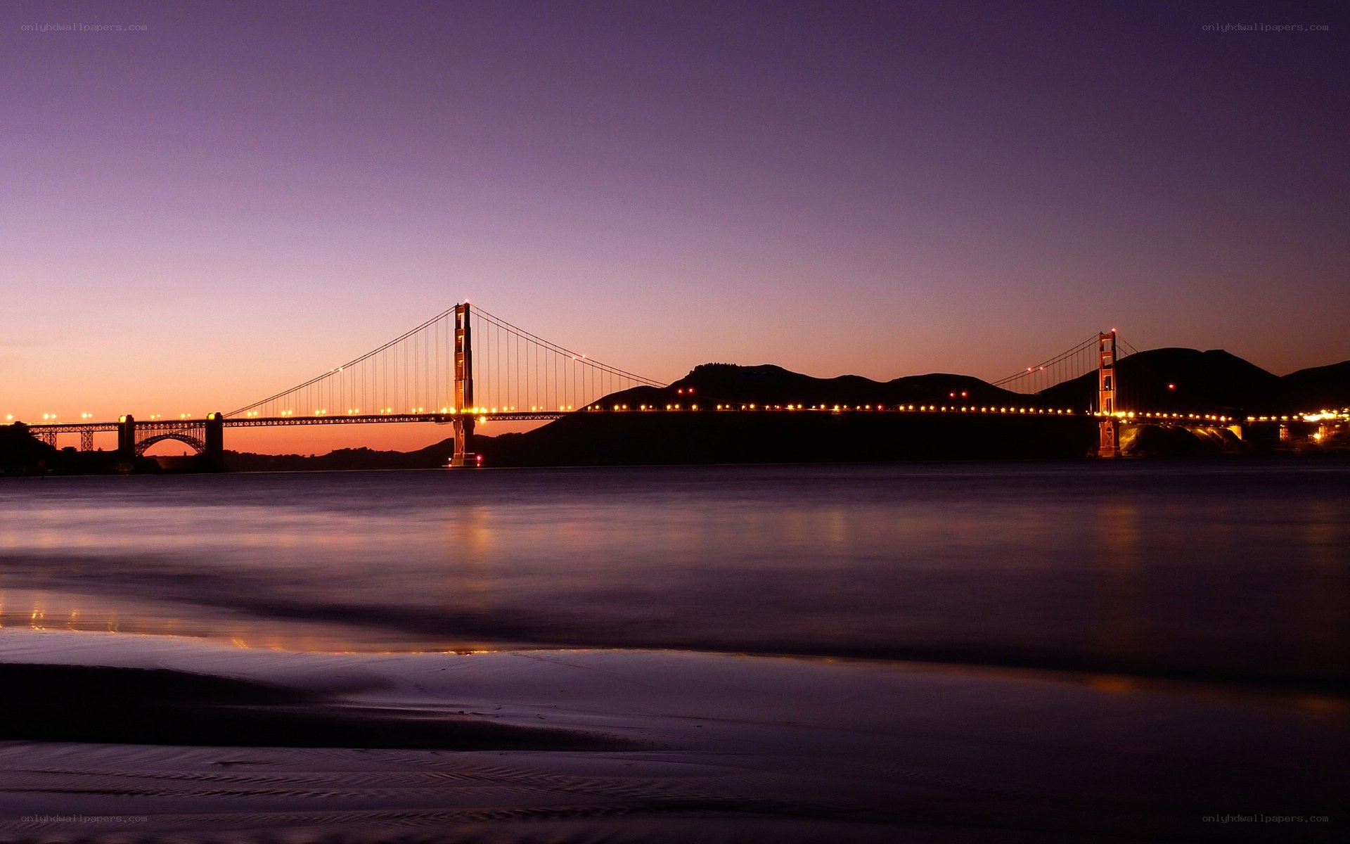 Golden Gate Bridge at dusk