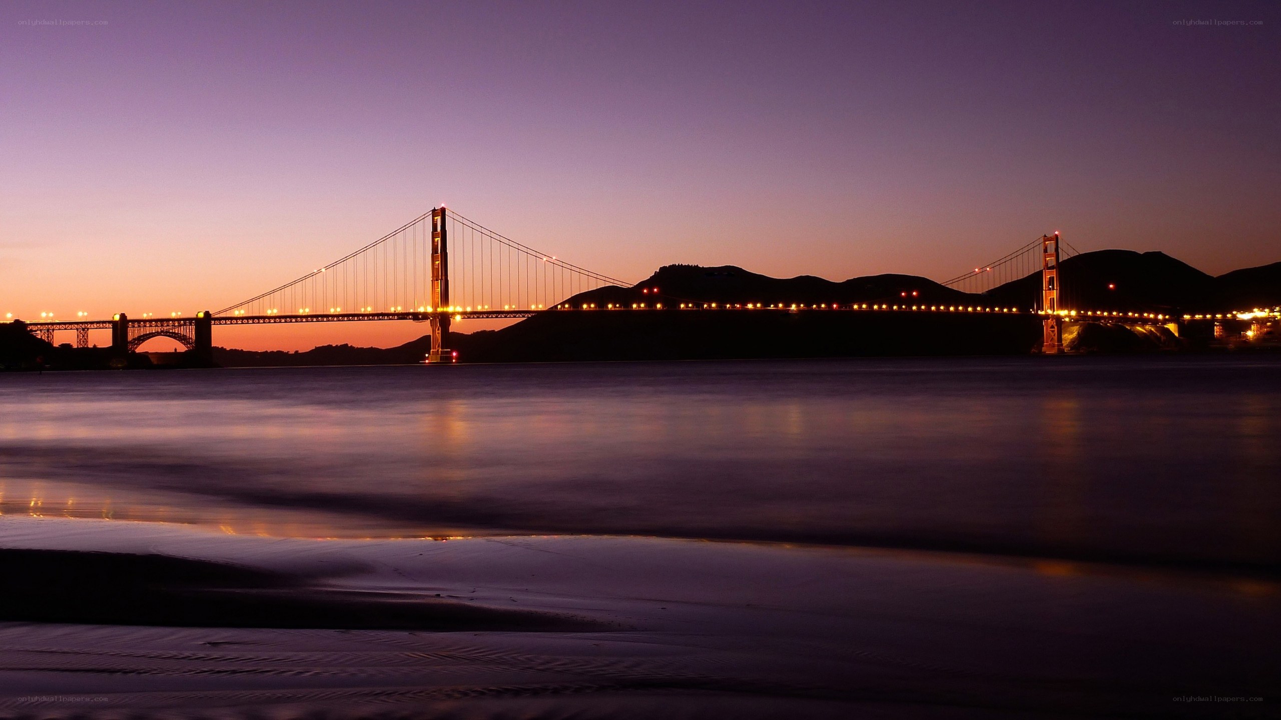 Golden Gate Bridge at dusk