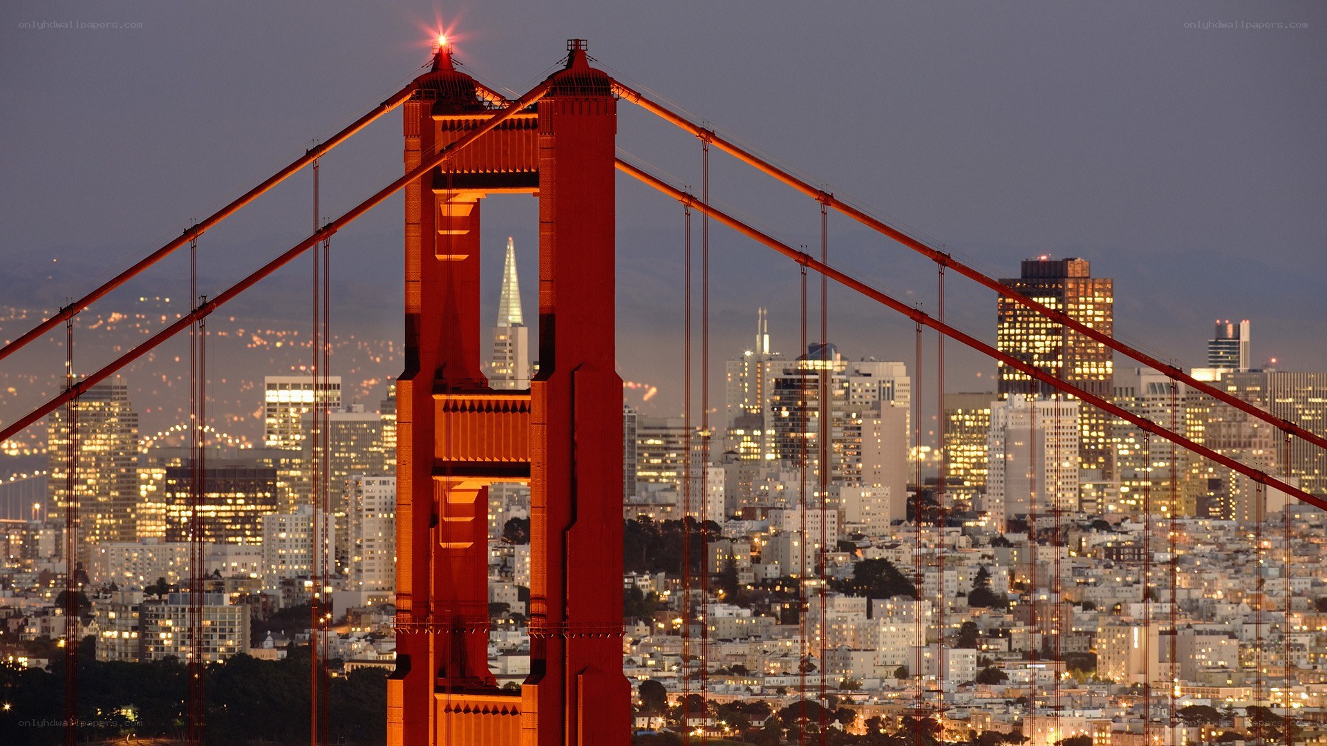 Golden Gate Bridge at dusk