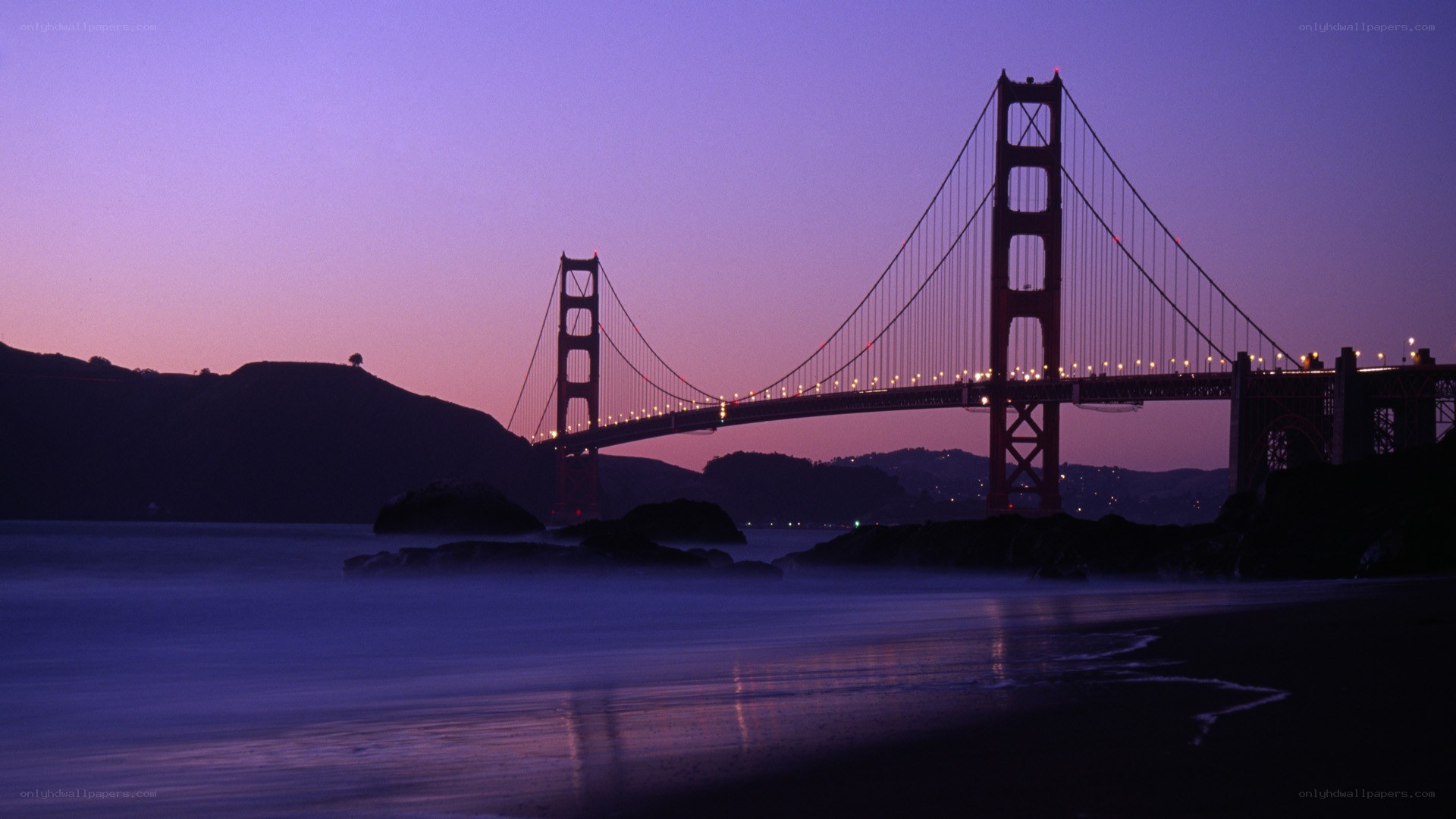 Golden Gate Bridge at dusk