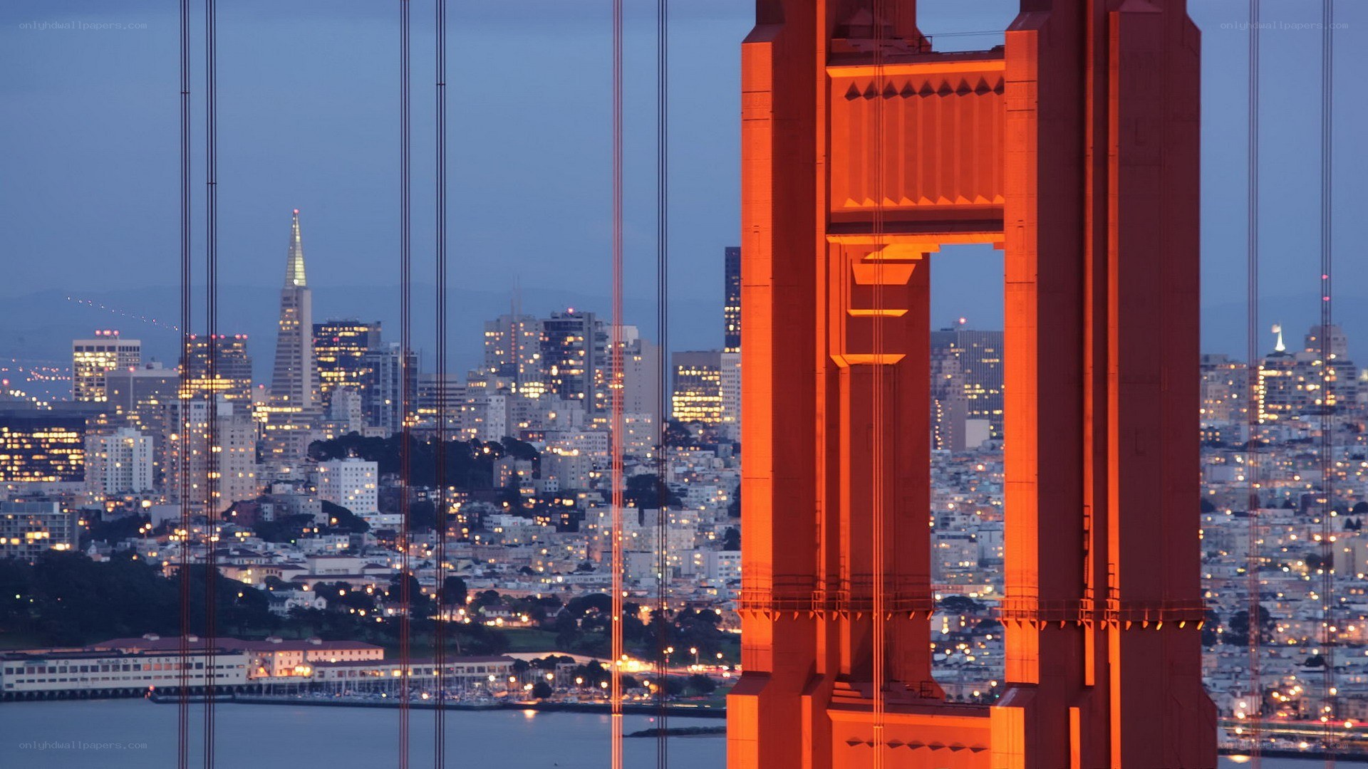 Golden Gate Bridge at dusk