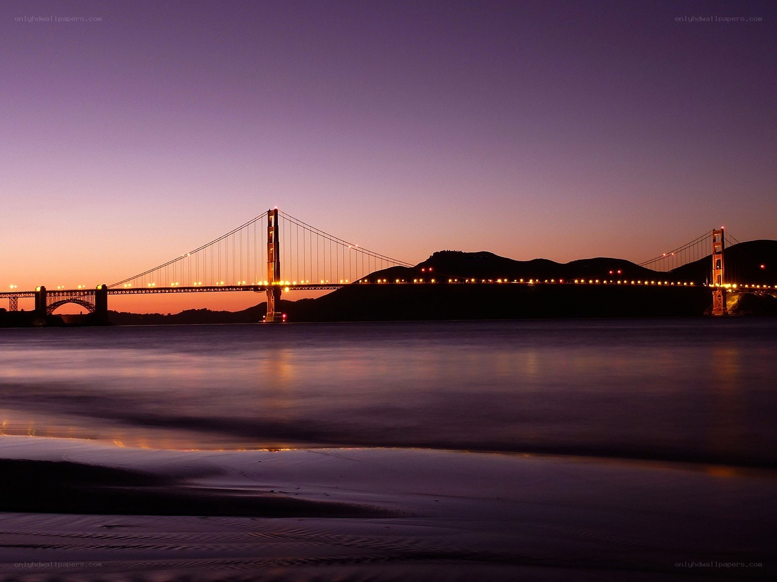 Golden Gate Bridge at dusk