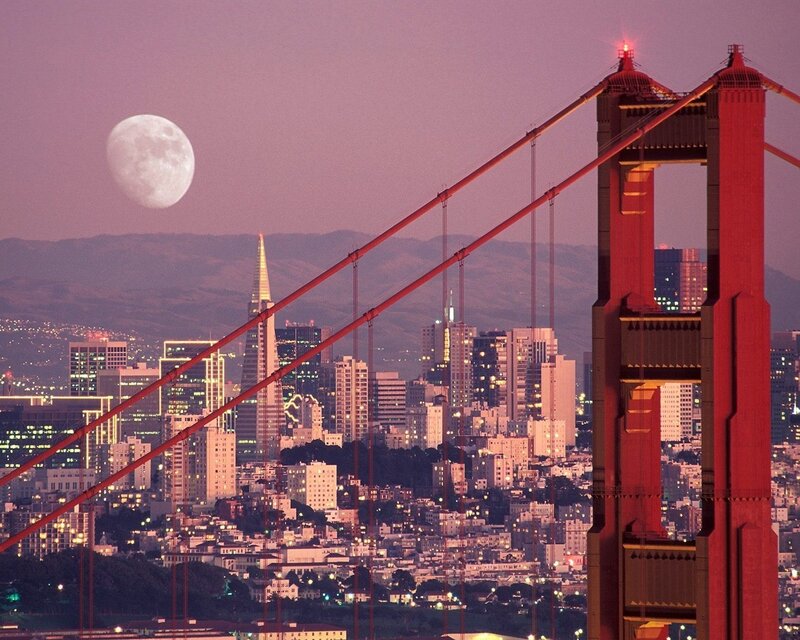 Golden Gate Bridge at dusk