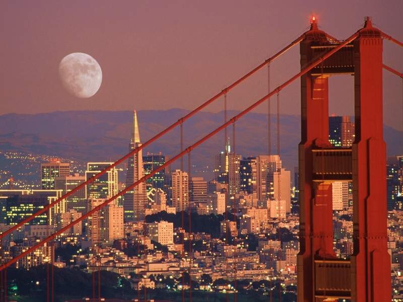 Golden Gate Bridge at dusk